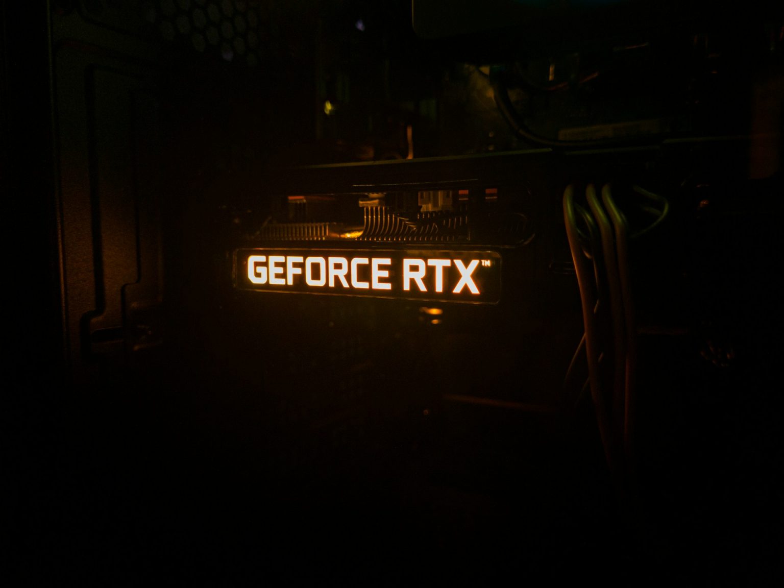 NVIDIA pode lançar GeForce RTX 5060 Ti com 16 GB e 8 GB