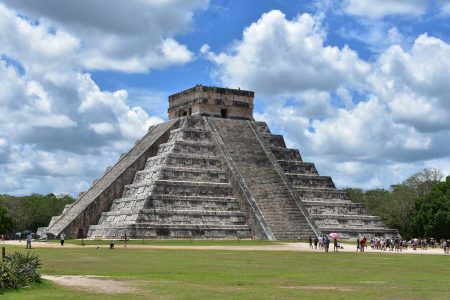 México retoma emissão de visto eletrônico para brasileiros após três anos de suspensão