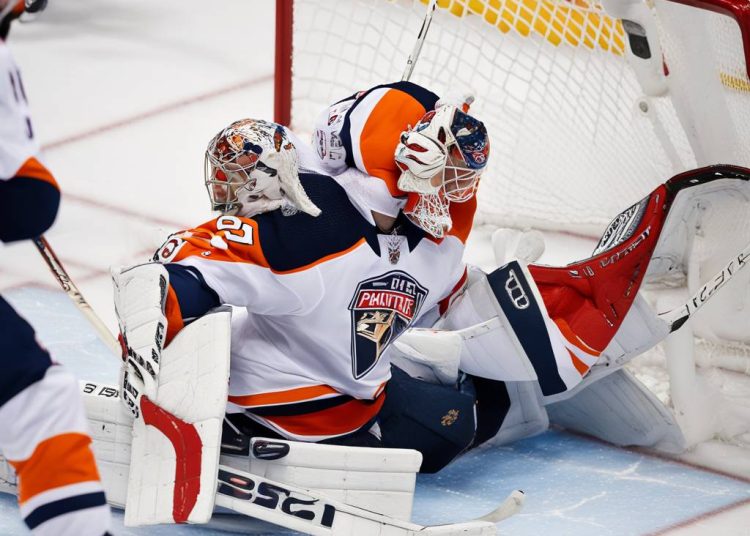 Bobrovsky stops 32 shots as Panthers blank Oilers 3-0 in Stanley Cup Final Game 1