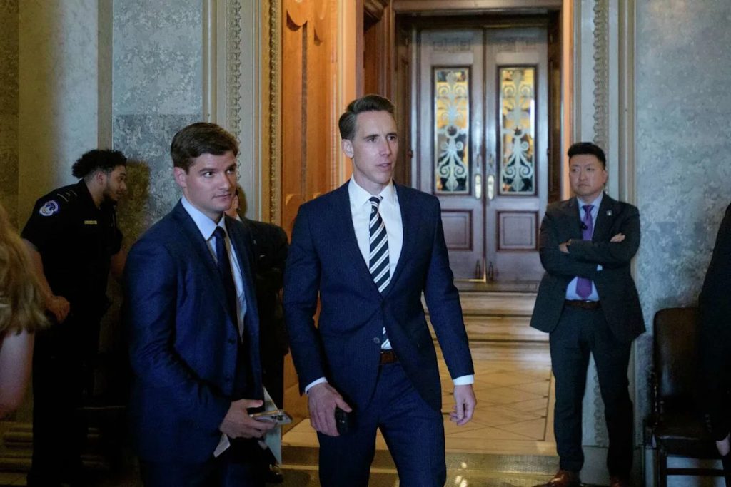 FBI Accused of Wiretapping Republican Senators During Election Interference Probe